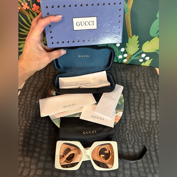 GUCCI🔥😎NIB Oversized Sunnies Square Frame Loaded GG 1255 S Full Inclusion💃🔥 - Picture 5 of 5